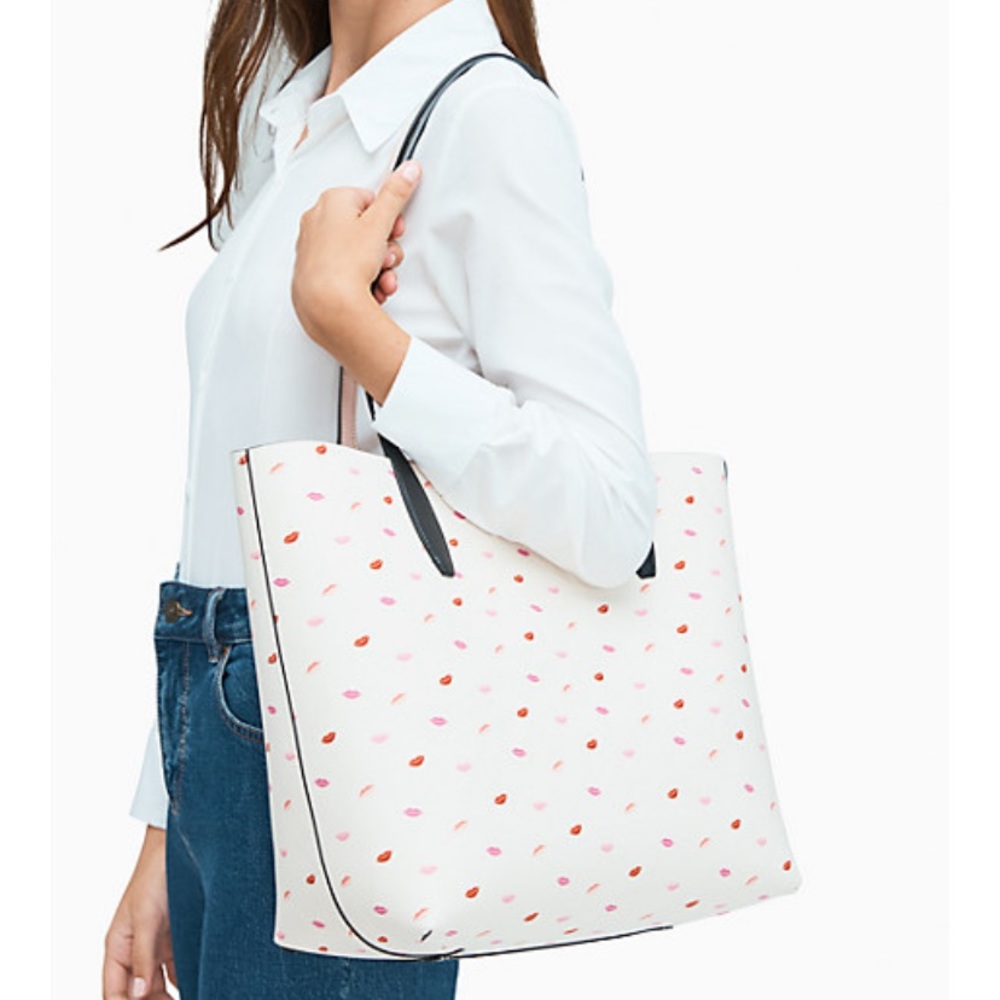 Authentic Kate spade Disney reversib tote/wristlet - Picture 10 of 16
